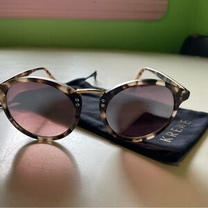 KREWE sunglassess Taylor
Retail $255